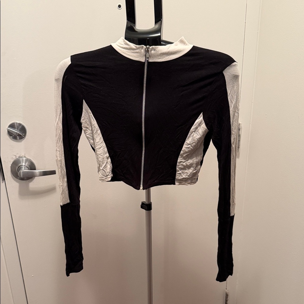 Boohoo Black and Cream Crop Top